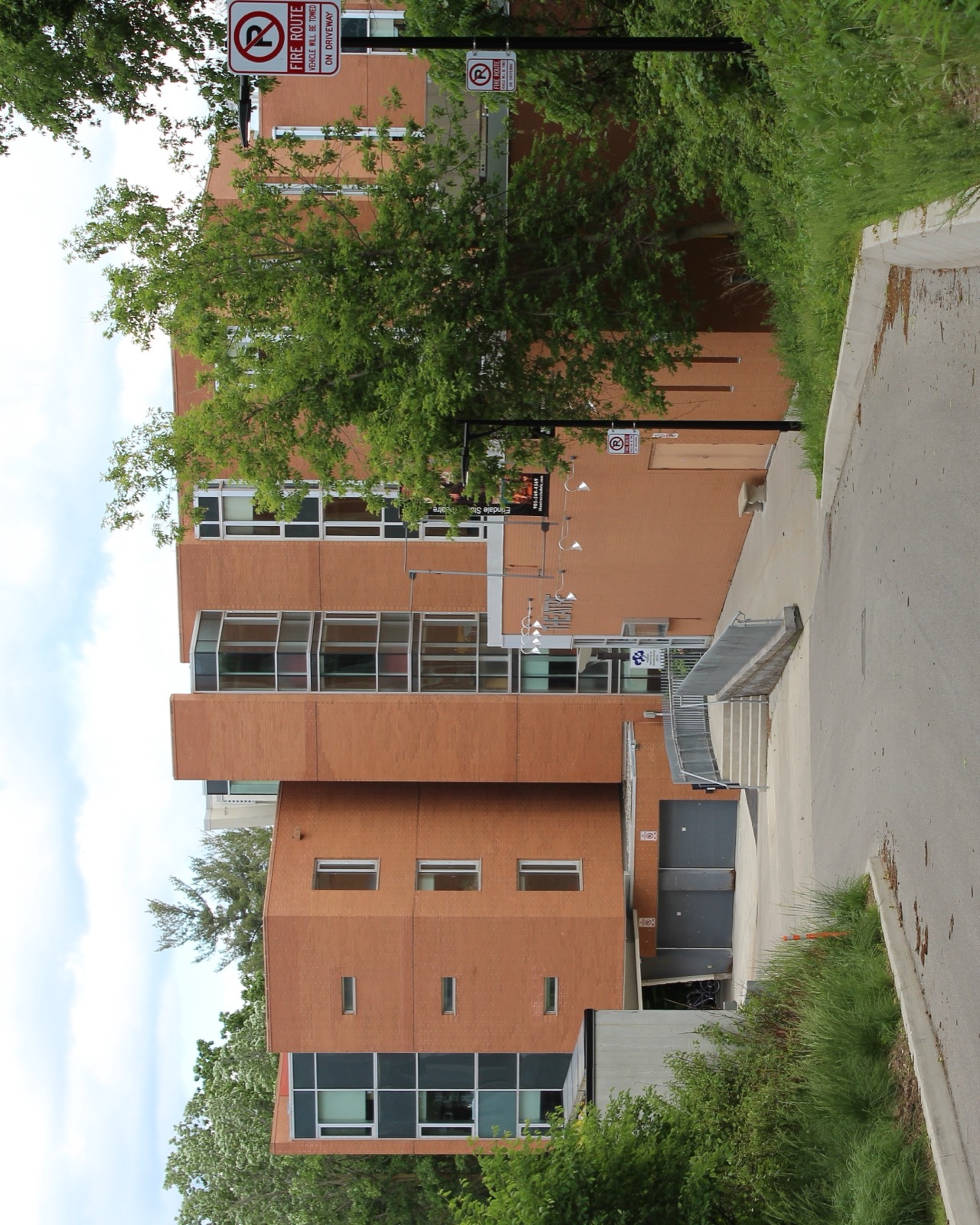 UTM Erindale Hall Residence 外观